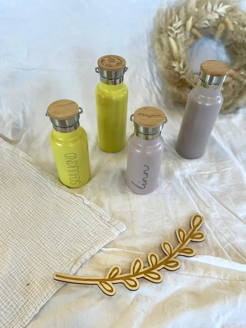 Trinkflasche Edelstahl mit Bambusdeckel schwarz, weiß, silber, grau oder olivgrün - Personalisiert