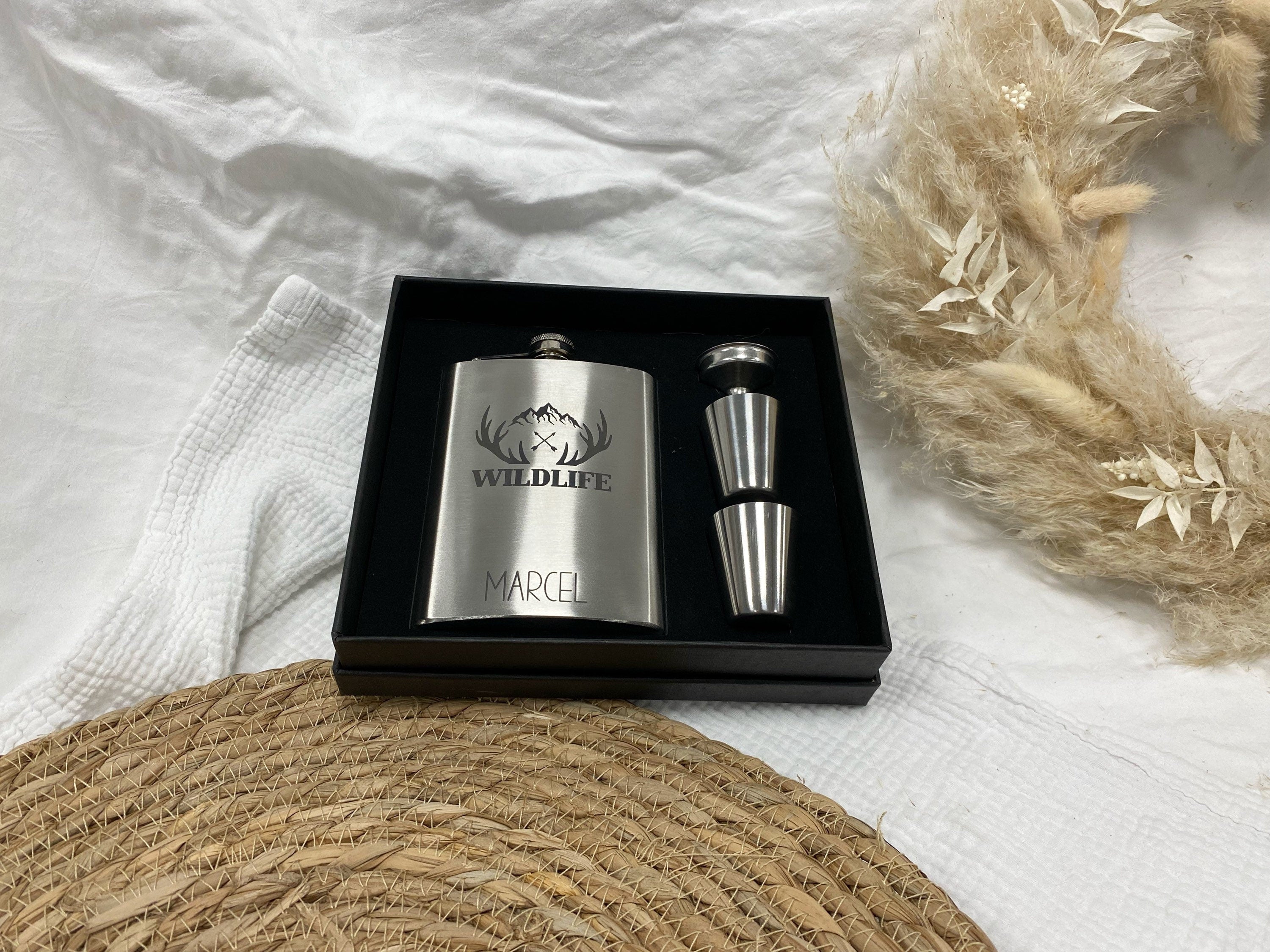 Flachmann Set / mit 2 Bechern und kleinem Trichter / Edelstahl personalisiert / Name