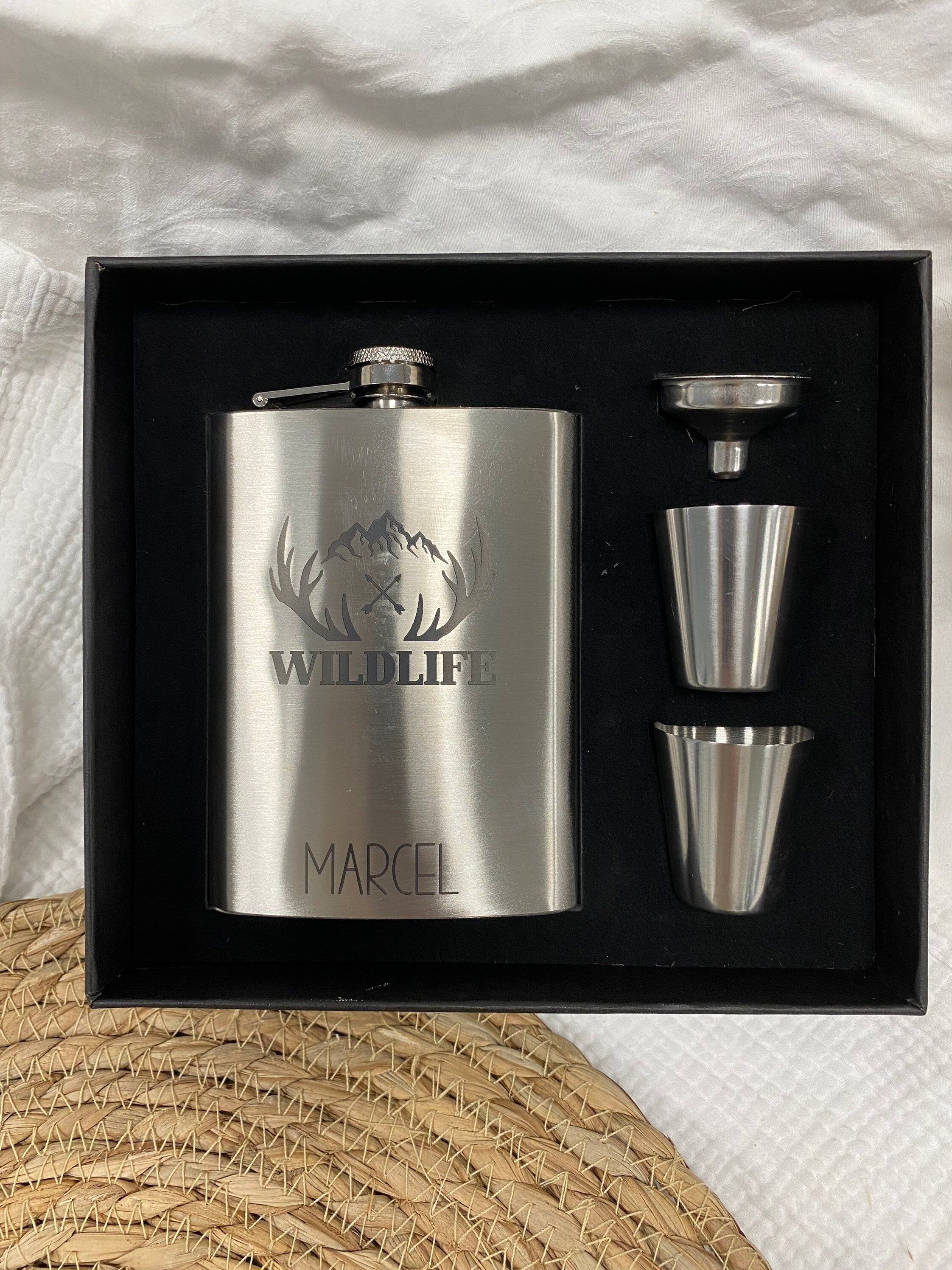 Flachmann Set / mit 2 Bechern und kleinem Trichter / Edelstahl personalisiert / Name